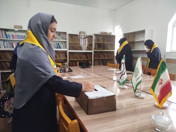انتخابات شورای دانش‌آموزی در شهرستان فاروج 