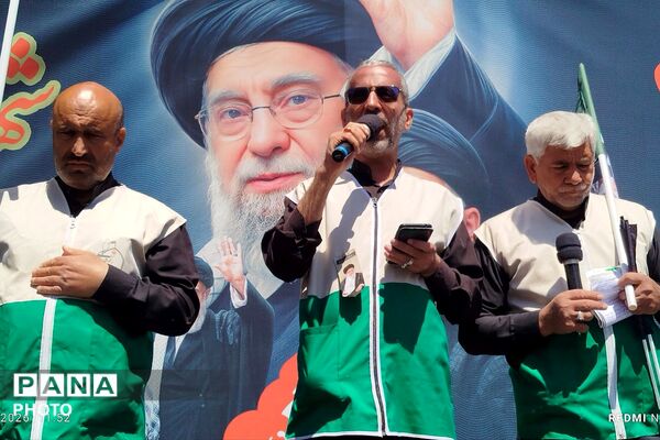 حضور اقشار مختلف مردم تهران در اربعین رهبر شهید انقلاب اسلامی 