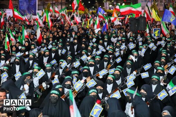 میدان امام خمینی(ره) همدان در تپش غیرت زنان همدانی