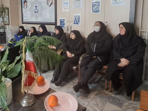 جلسه شورای دبیران مدرسه انیس خوش قدم ناحیه دو 