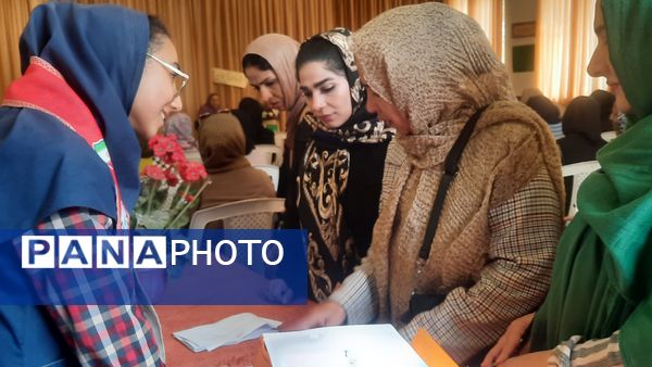 انتخابات اعضای انجمن اولیا و مربیان دبستان شهید رجبی۲ ناحیه ۶