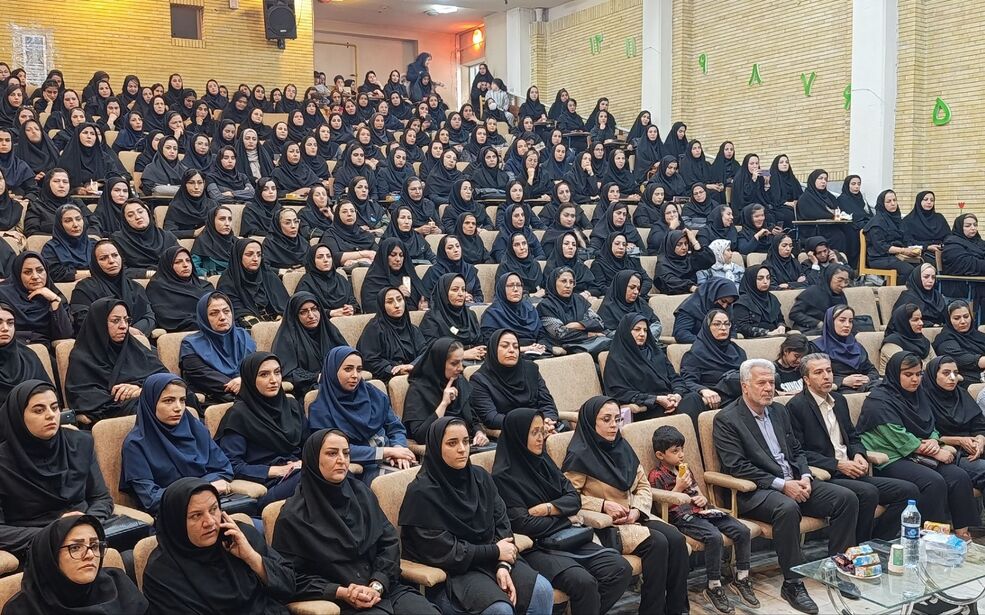 ارتقاء سطح شایستگی های حرفه‌ای معلمان غیردولتی در اسکو