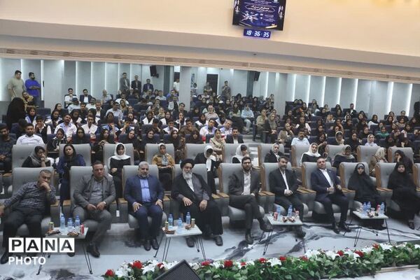 تجلیل از سمن‌ها و خبرنگاران برتر ورامین به سبک اداره ورزش و جوانان