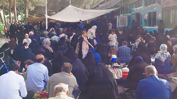 برپایی مراسم دعای عرفه در گلستان شهدای اصفهان