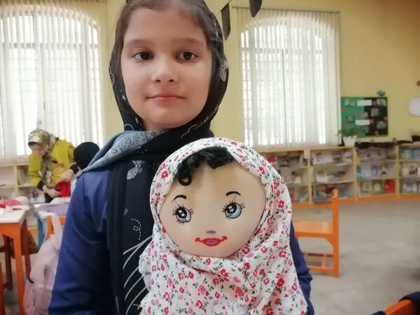 آموزش دوخت مقنعه و پخت و تزیین حلوا در کانون شماره 4 قم