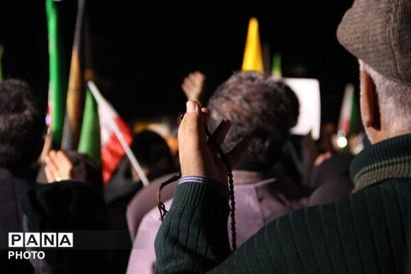 فلاردی‌ها یک صدا برای بیعت با رهبر جدید امت به خیابان‌ها آمدند