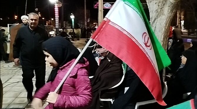 هم‌نوایی مردم هوراند با سرود جمهوری اسلامی در شب ۱۲‌ فروردین
