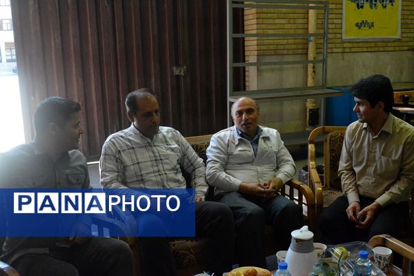 کارگاه آموزشی آشنایی با سیستم موتور و سوخت‌رسانی خودرو در بهارستان 2