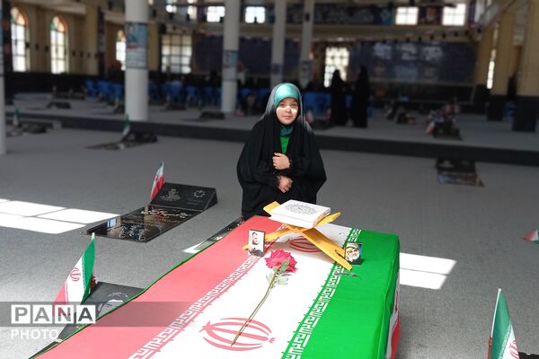 در سایه نام معلم؛ تجدید احترام به شهدای فرهنگی در گلزار مطهر شهدا شهر بن