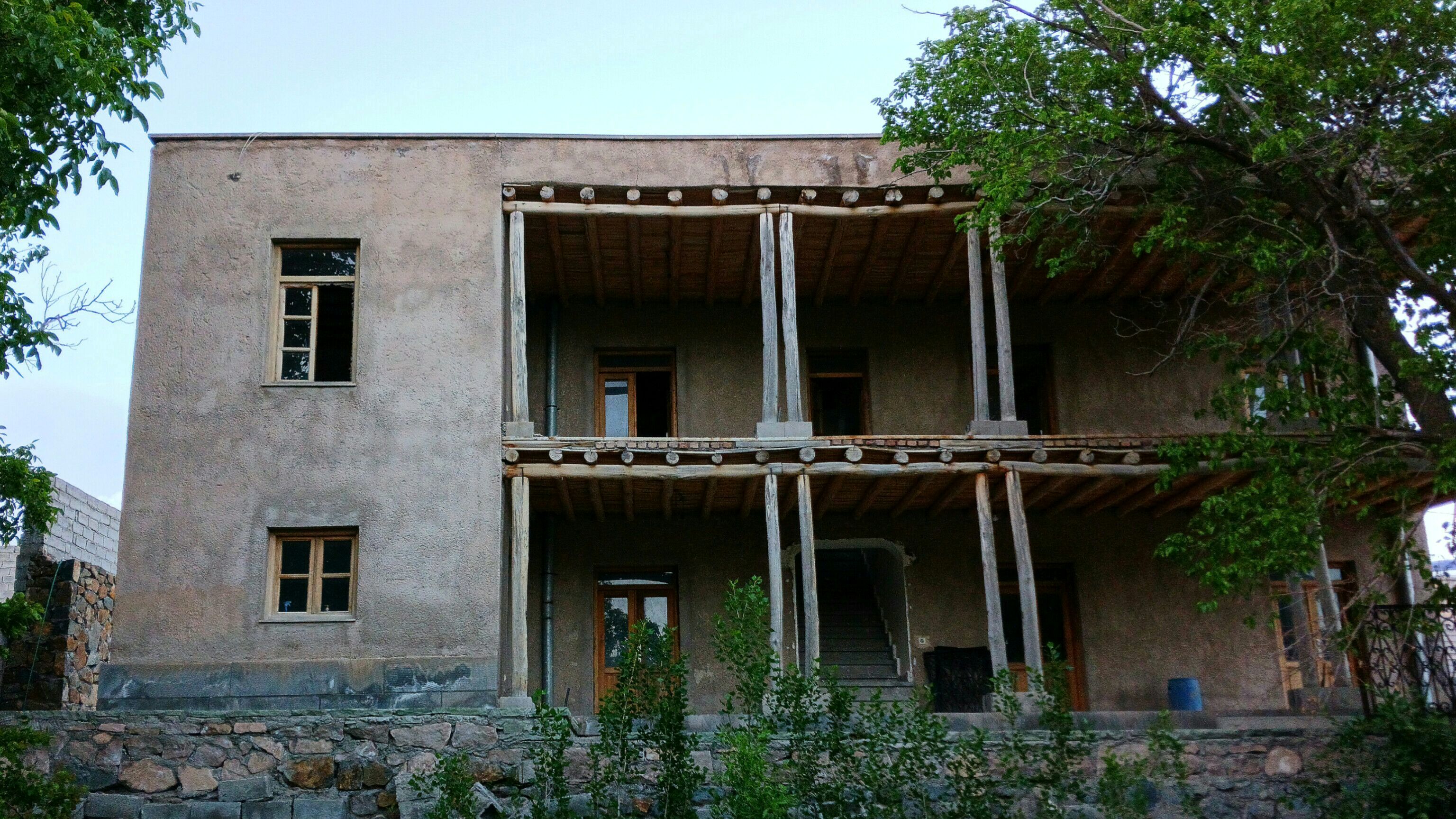 سفری به خانه پدری شهریار 