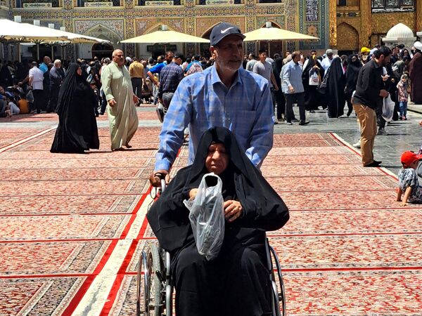 روز دحوالارض در حرم امام مهربانی‌ها
