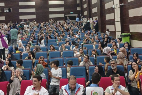 برگزاری جشن نور و معرفت؛ آیین ولادت پیامبر رحمت در فرهنگ‌سرای بعثت صفادشت 