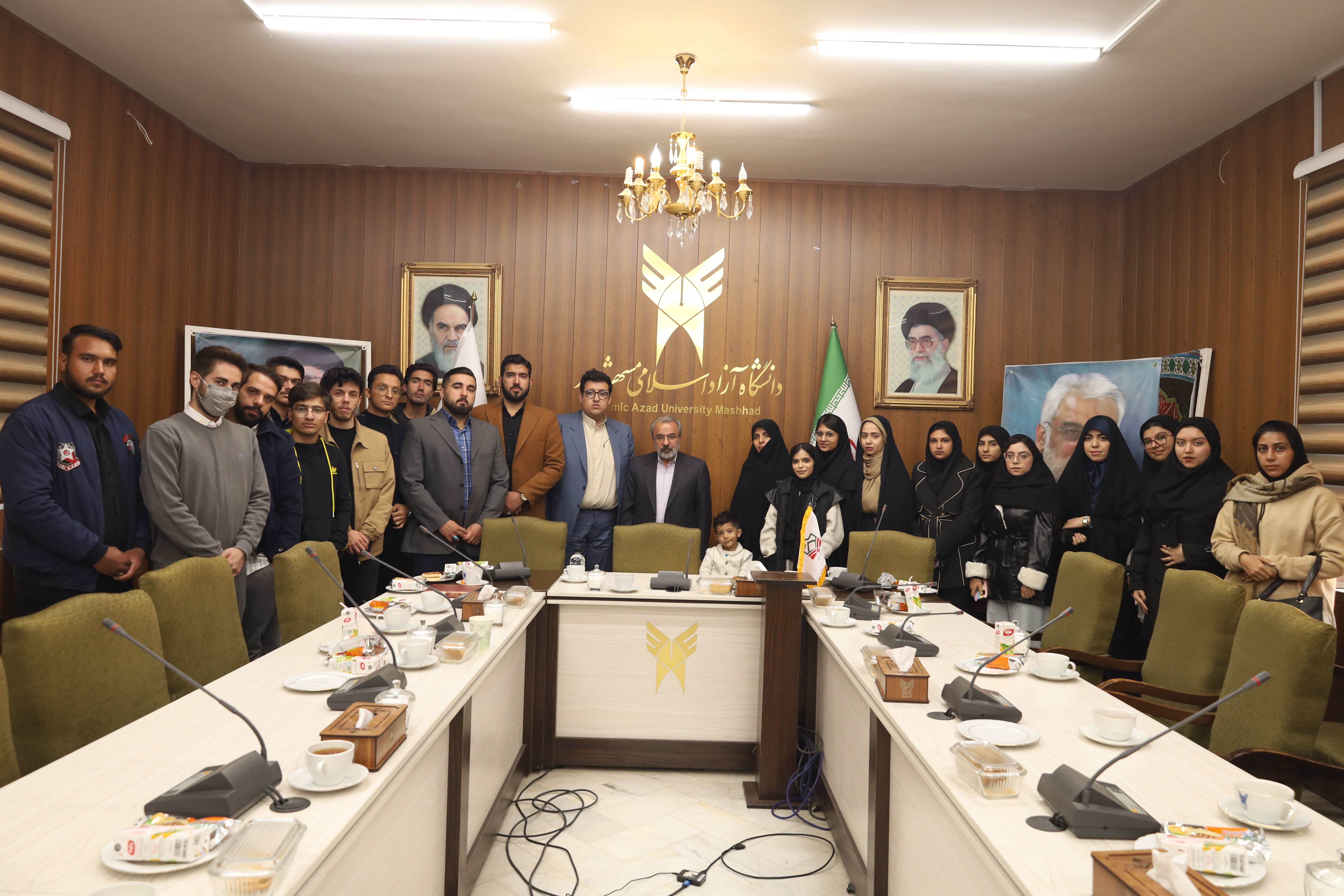  از تسخیر تا تبیین؛ بازخوانی پیام ۱۳ آبان در دانشگاه آزاد مشهد