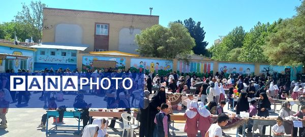 برپایی بازارچه کسب و کار در آموزشگاه امام جعفر صادق(ع)