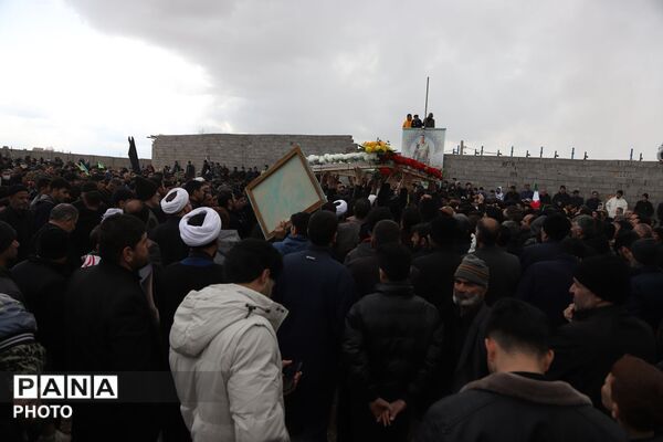 خروش جمعیت روستای مایان سفلی در تشییع پیکر مطهر شهید ابوالفضل خراج مایان