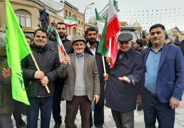 خیابان‌های همدان در ۲۲ بهمن تابلوی تمام‌نمای وحدت ملی