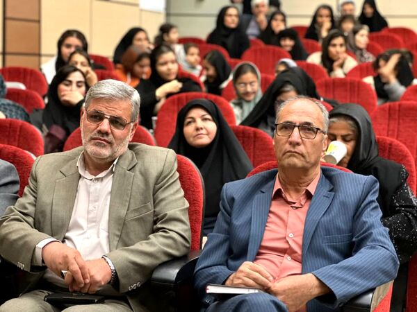  رونمایی از چهار کتاب در شب شعر خلیل‌آباد