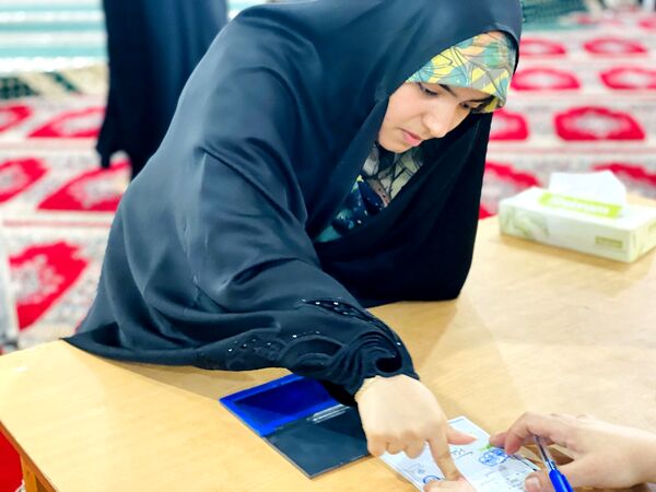 حضور پرشور و آگاهانه فرهنگیان، دانش‌آموزان و آحاد مردم شریف شهرستان مه‌ولات در چهاردهمین دوره انتخابات ریاست جمهوری