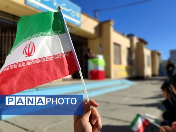 ویژه برنامه زنگ انقلاب در دبیرستان فاطمیه