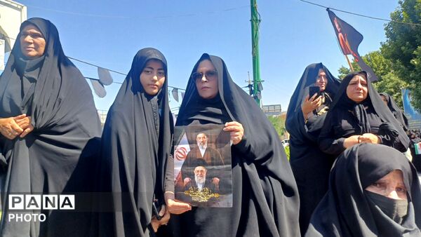 روزی که تاریخ اشک می‌ریزد؛ تشییع شکوهِ بی‌مانند رهبر شهید