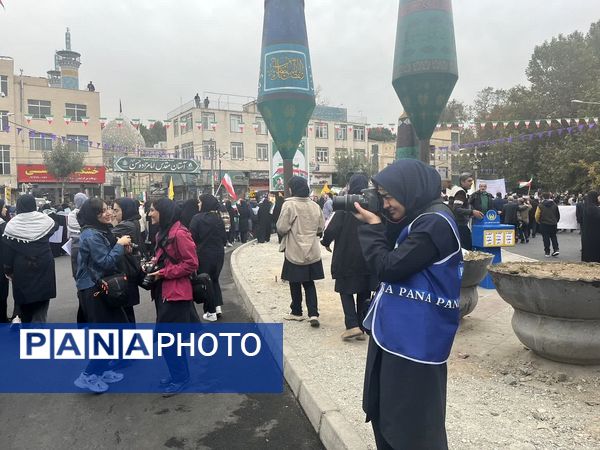 حضور پرشور دانش‌آموزان البرزی در راهپیمایی 13 آبان 