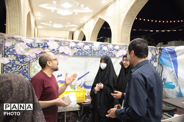 فعالیت غرفه‌های متنوع در موکب آستان مقدس چهل اختران قم
