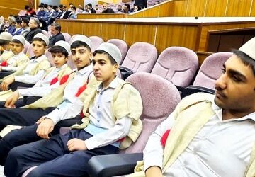 آیین تجلیل ازفرهنگیان و دانش‌آموزان کشور