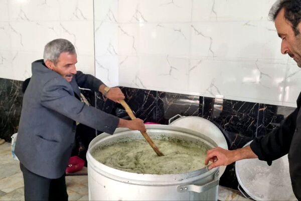 پذیرایی موکب شهدای فیروزکوه در روز شهادت حضرت فاطمه (س).