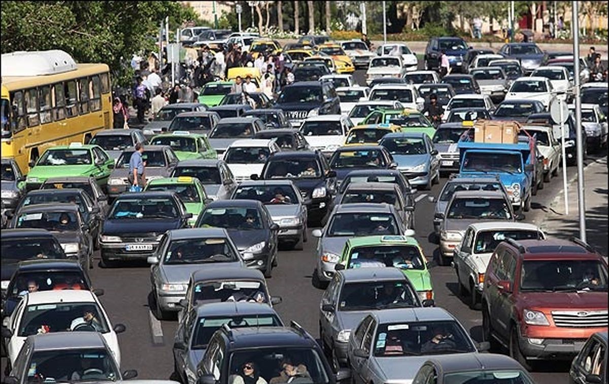 ‌توقف خودرو‌ها در حاشیه بزرگراه‌ها یک میلیون ریال جریمه دارد