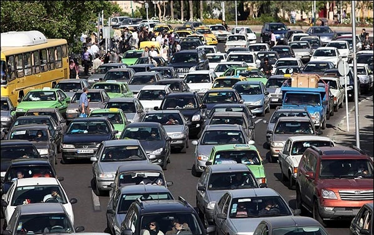 ‌توقف خودرو‌ها در حاشیه بزرگراه‌ها یک میلیون ریال جریمه دارد