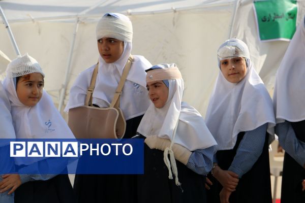 مانور آمادگی برای مقابله با بحران در آموزشگاه دخترانه راز
