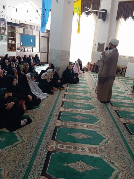مراسم معنوی اعتکاف دانش‌آموزان دختر ابرکوهی در مسجد بقیه الله