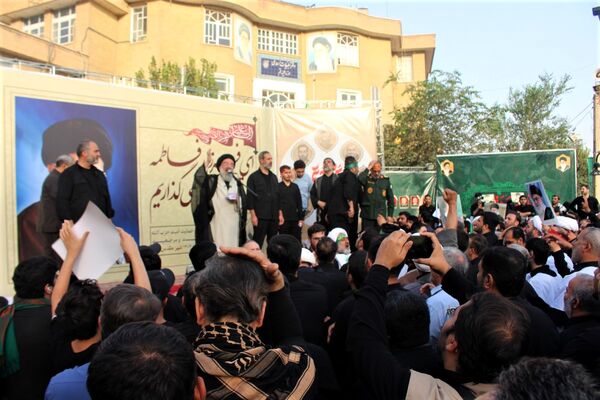 حماسه حضور نوجوانان کفن‌پوش قمی در راهپیمایی «عهد خون»