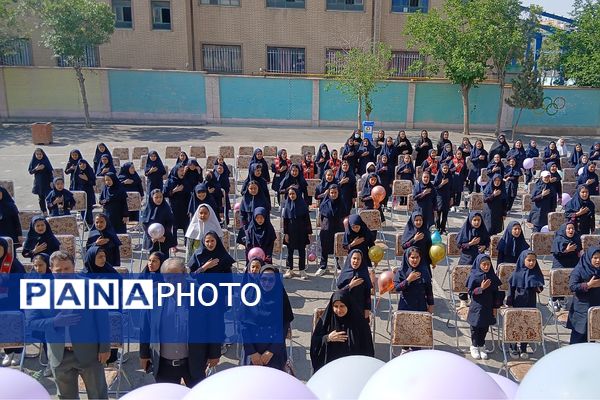 نواختن زنگ سلامت در دبستان حجاب باقرشهر 