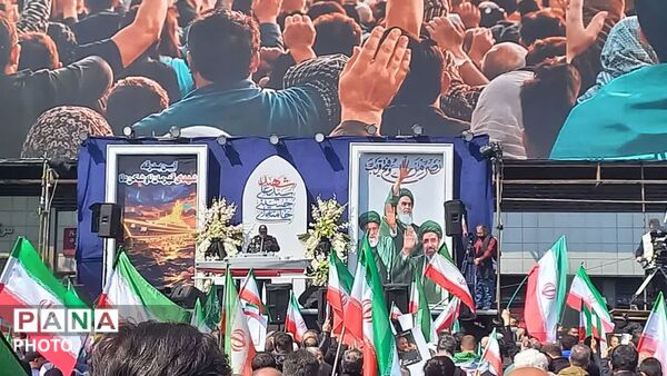 تشیع شهدای ناوشکن دنا و شهید لاریجانی در تهران