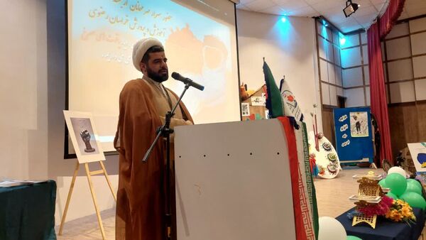 آیین تجلیل از برگزیدگان مسابقات قرآن، عترت، نماز و فرهنگی و هنری در بجستان