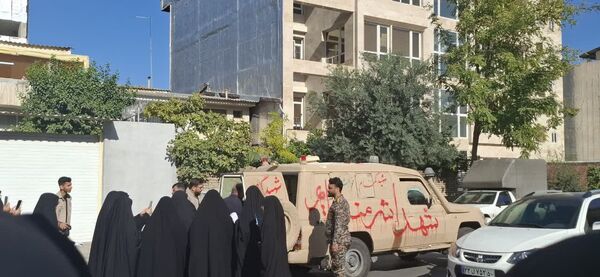 دبیرستان مهرادیرا معطر به عطر شهید خوشنام شد