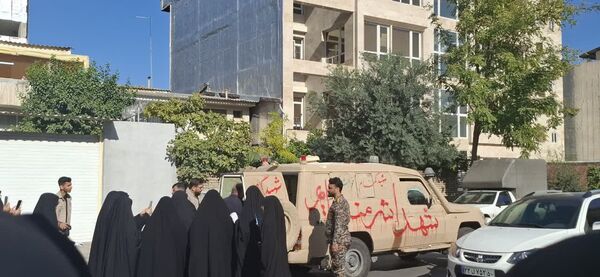 دبیرستان مهرادیرا معطر به عطر شهید خوشنام شد