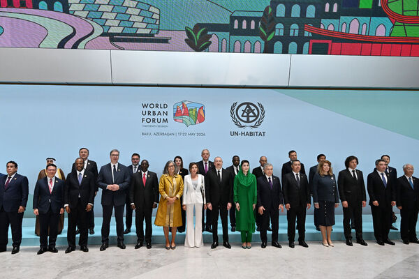 بازسازی ۱۵۰ هزار واحد مسکونی آسیب دیده در جنگ؛ درخواست ایران از جامعه جهانی در مجمع باکو