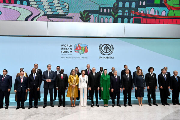 بازسازی ۱۵۰ هزار واحد مسکونی آسیب دیده در جنگ؛ درخواست ایران از جامعه جهانی در مجمع باکو
