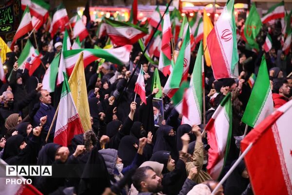 ندای رعدآسای «الله‌اکبر» در بزرگداشت یوم‌الله ۱۲ فروردین، در استان همدان