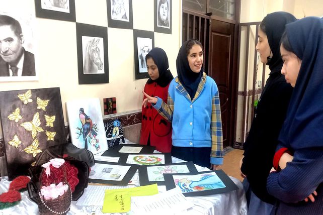 نمایشگاه هنری مدرسه شهید مدرس تبریز