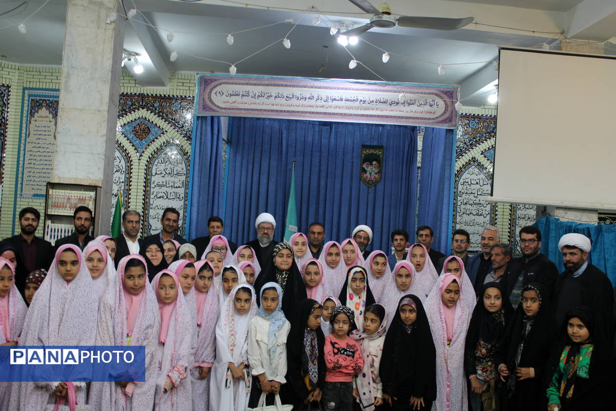 مدیرکل آموزش و پرورش استان در نماز جمعه شهربن