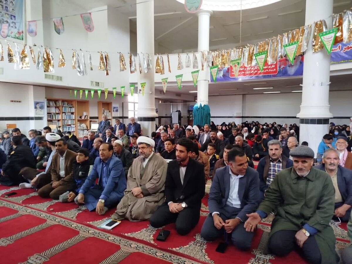 شکوه جشن نیمه‌شعبان در مصلای بیرانشهر؛ تجلی عشق و ارادت به امام زمان (عج)
