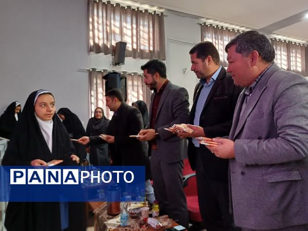 تجلیل از برگزیدگان 2 جشنواره پرورشی در شهرستان زرقان 