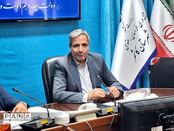 نشست خبری فرماندار کاشمر با اصحاب رسانه به مناسبت هفته دولت