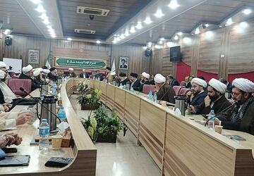  پنجمین نشست هم‌اندیشی ائمه جمعه و مدیران آموزش و پرورش شهرستان‌های استان تهران