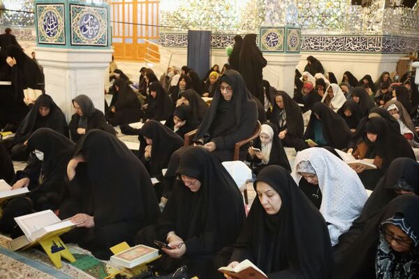 مراسم قرائت دعای ام داوود در امامزاده سید عباس بن موسی (ع) در بجنورد 