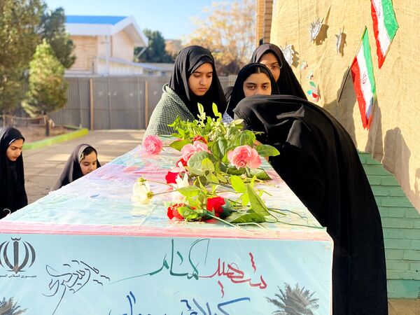 مراسم استقبال از شهید گمنام در شهرستان مه‌ولات