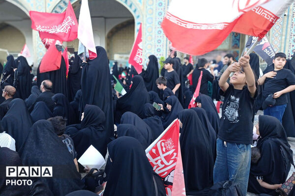 مشهد در سوگ؛ بدرقه باشکوه رهبر شهید انقلاب در جوار بارگاه رضوی/۲